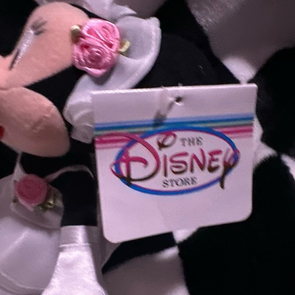 Minnie Wedding 9” retired Disney Merchandise - Picture 4 of 9